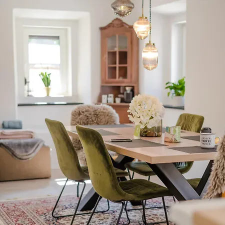 Semesterbostad Ava House *