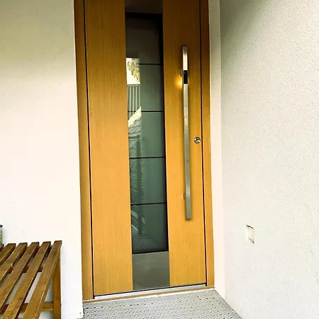 Ava House Semesterbostad *
